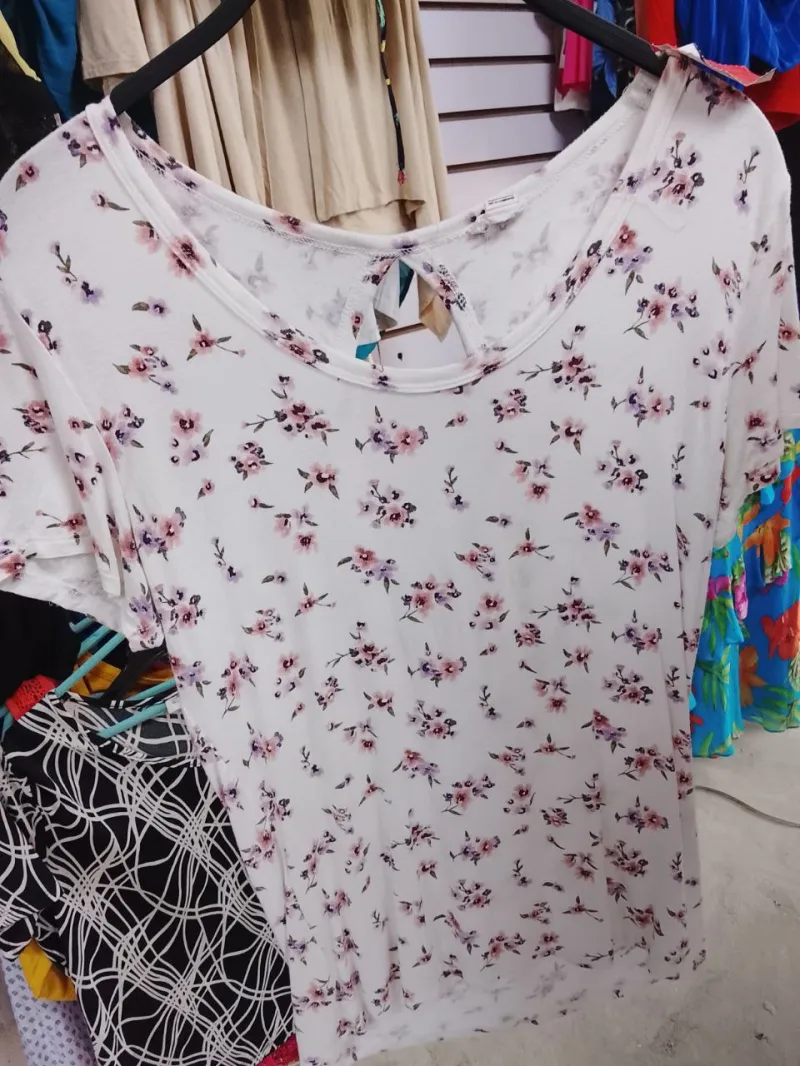 Blusa Garage Blanca con Flores de Mujer