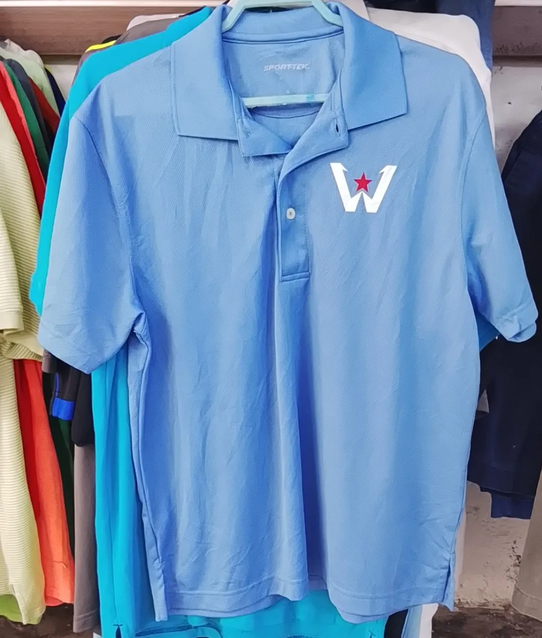 T-Shirt Sport-Tek Azul de Hombre